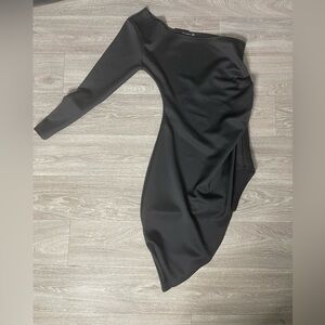 PrettyLittleThing Black Asymmetrical Dress